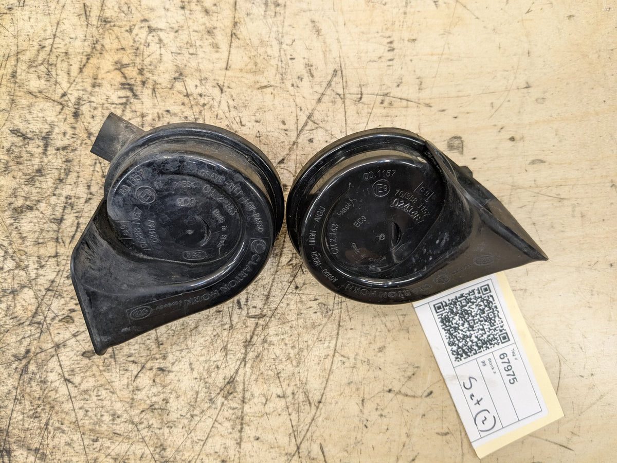 2008-2013 BMW 135i E88 Alarm Horns SET 7192551 OEM