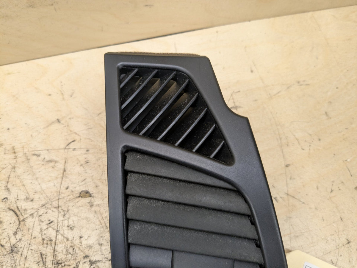 08-13 OEM BMW E82 E88 128 135 Dash Dashboard Right Passenger AC Air Vent Grille