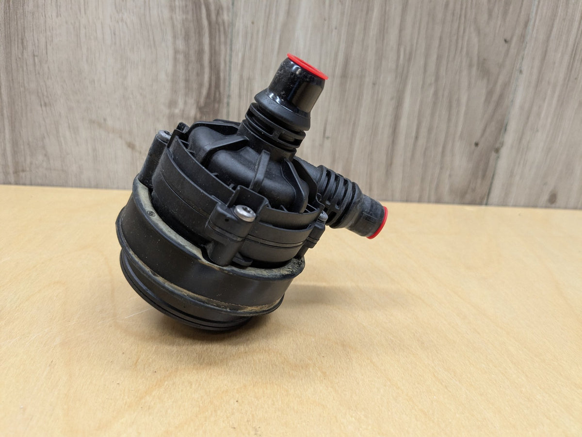 *OEM BMW G01 G05 G20 G22 G30 G42 G80 G82 G83 M3 M4 Engine Auxiliary Water Pump