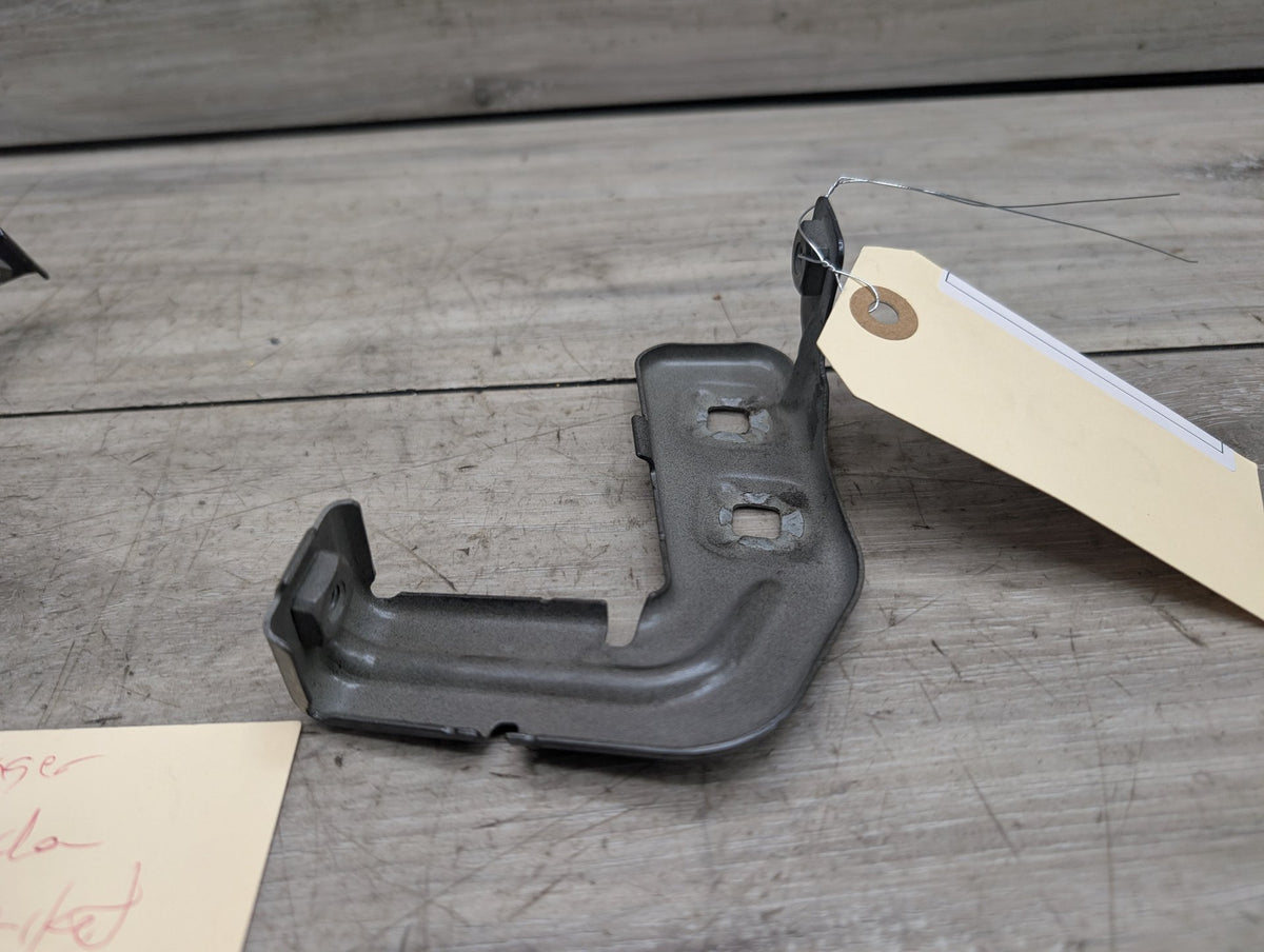 2014-2019 BMW 340 F34 Front Right Passenger Fender Brackets SET 7293728 OEM