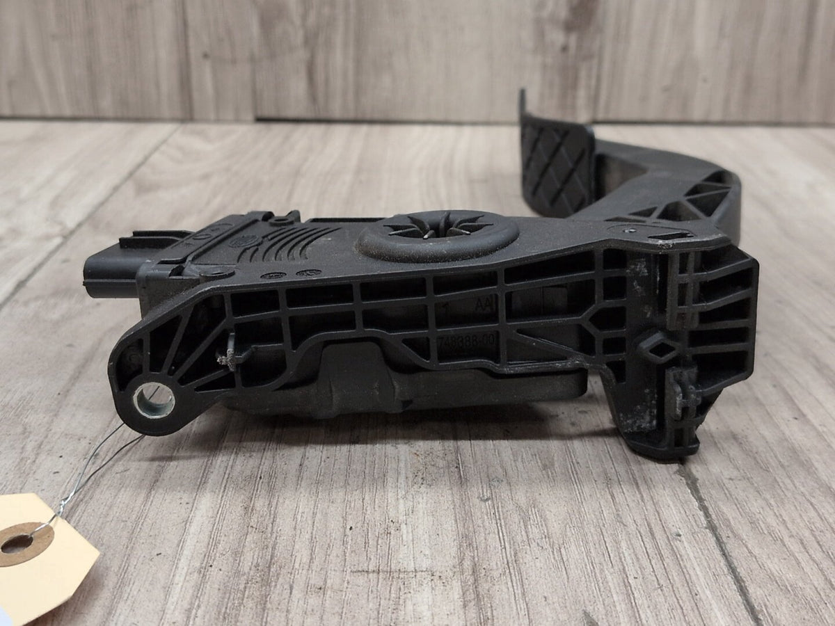 2013-2017 Audi S5 8T Gas Accelarator Pedal 4H1723523 OEM