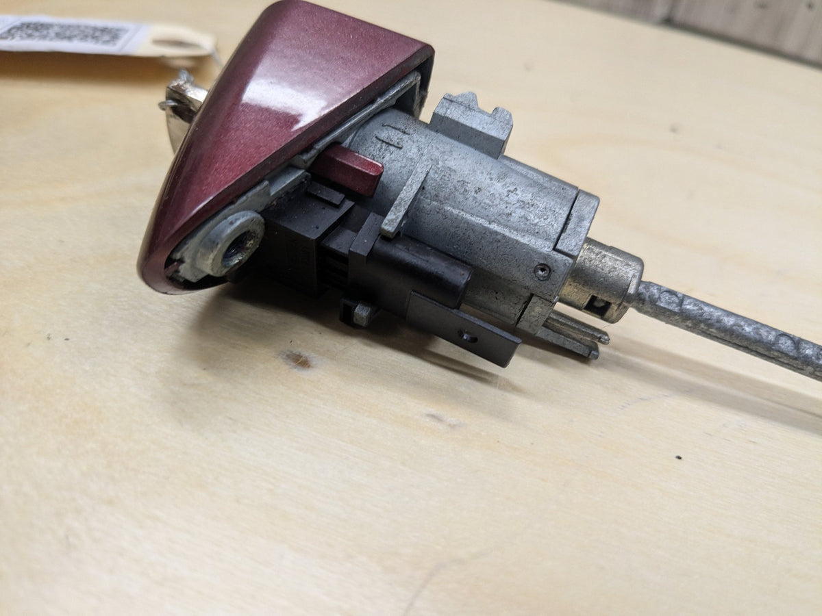 2009-2011 Mercedes-Benz SLK-Class R171 Front Left Driver Trunk Lid Lock w/ Key