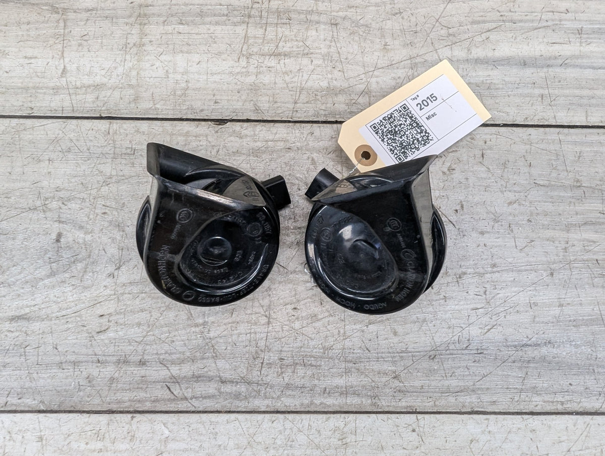2011-2016 BMW 528i F10 Alarm Horns SET 7279781 Estimated Current mileage:71,680 OEM