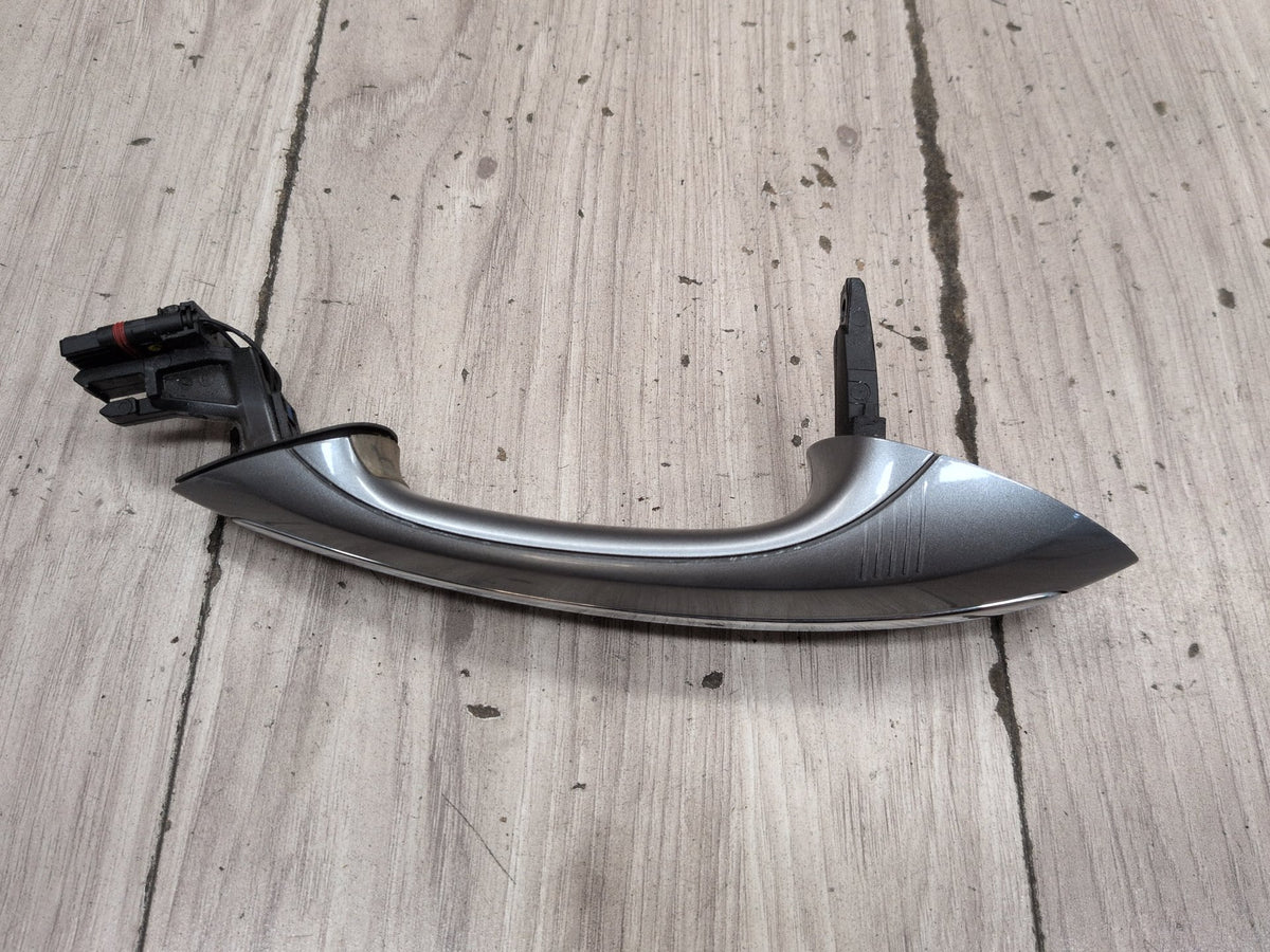 2011-2016 BMW M5 F10 Right Passenger Door Handle w/ Comfort Access 7305283 OEM