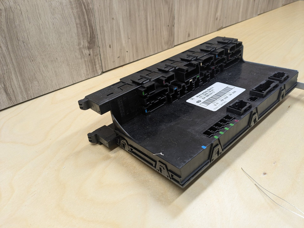 2009-2011 Mercedes-Benz SLK-Class R171 Rear Power Distribution Fuse Box OEM
