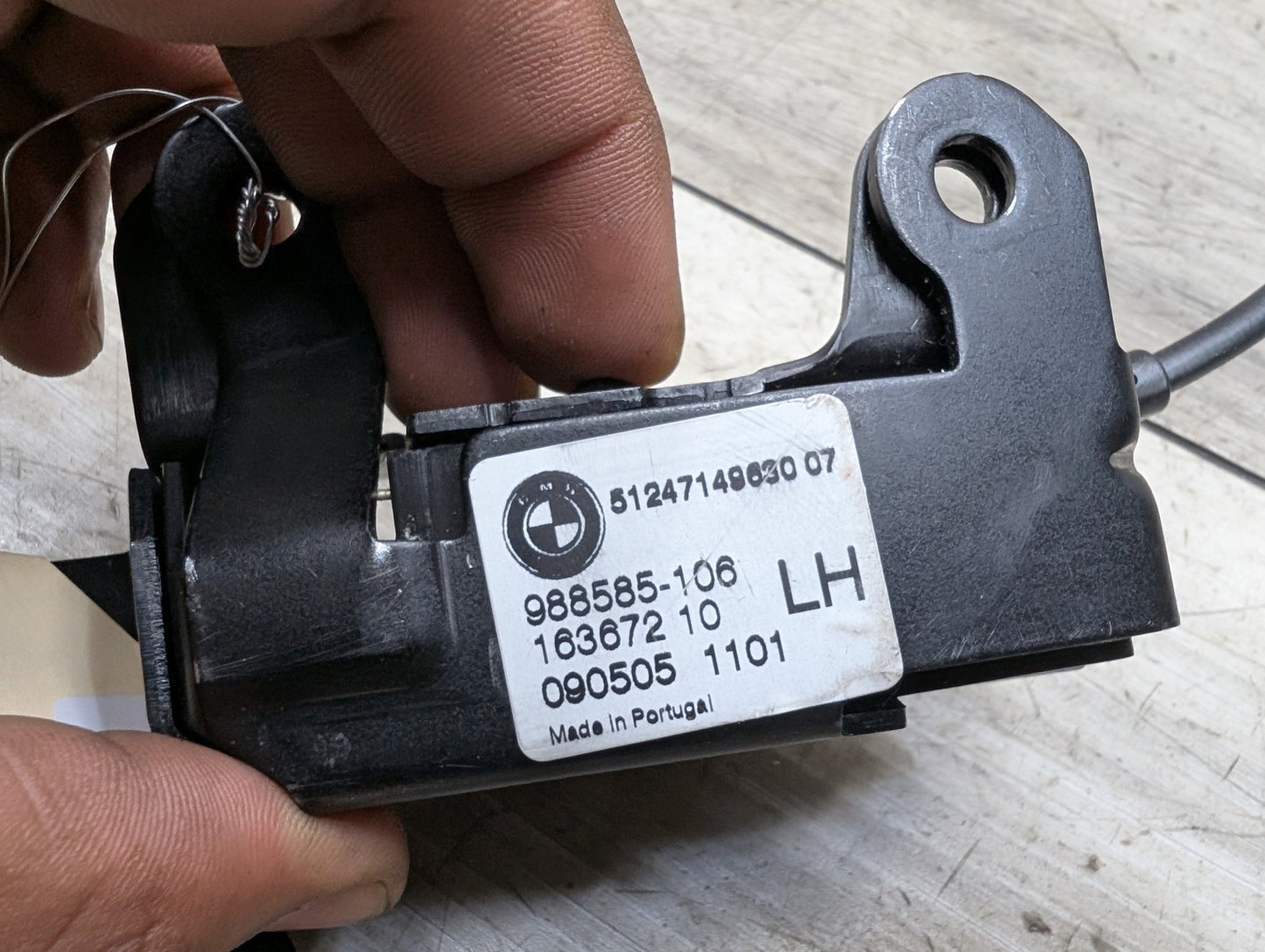 2007 - 2013 BMW X5 E70 Lower Liftgate Tailgate Lock Latch Actuator SET 7162147 N62B48B