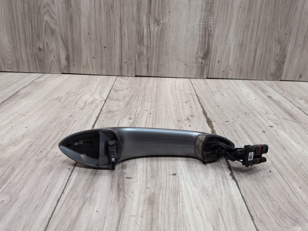 2011-2016 BMW M5 F10 Right Passenger Door Handle w/ Comfort Access 7305283 OEM