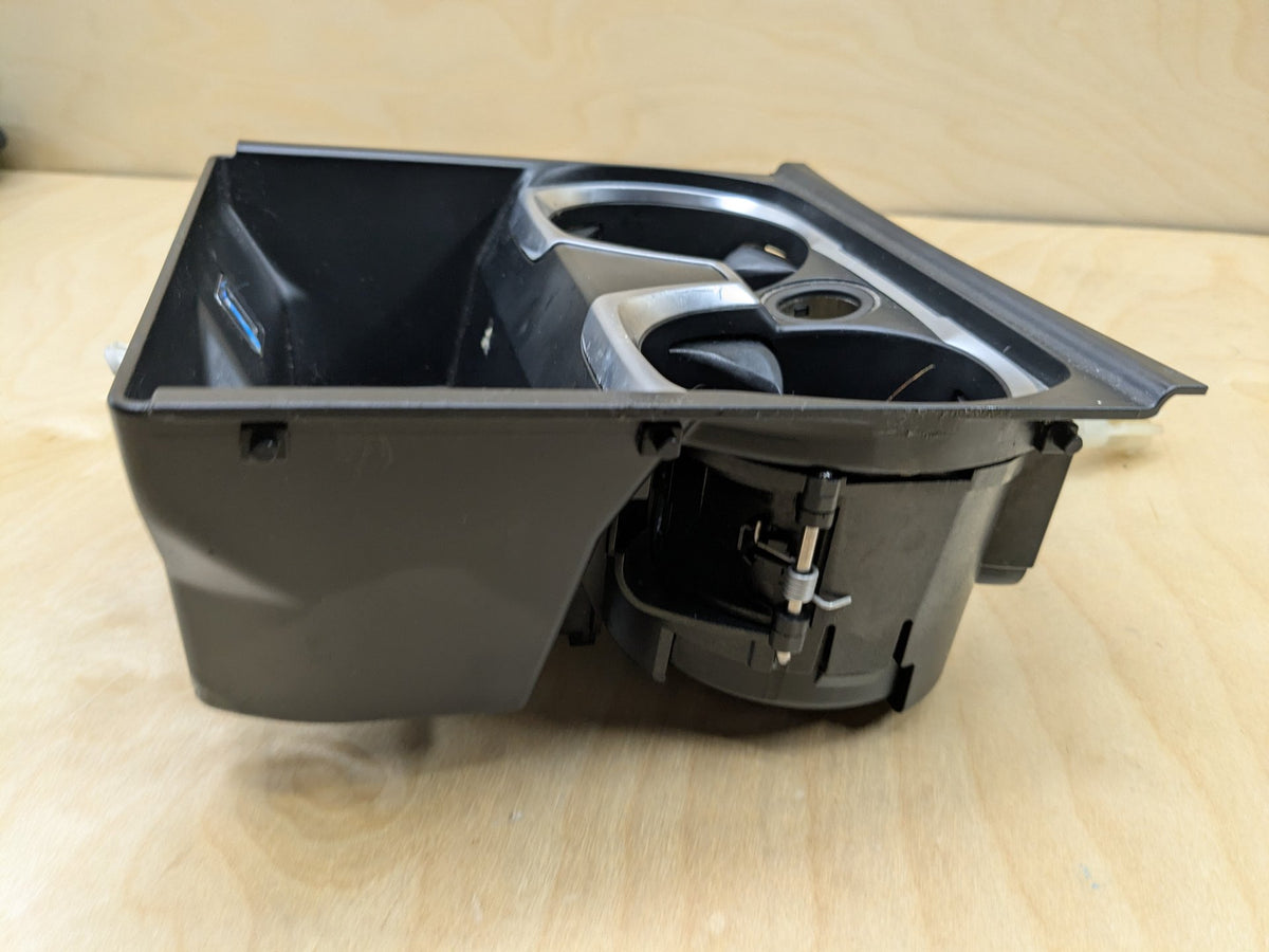 16-19 OEM BMW G11 G12 740 750 M760 Center Console Cup Holder USB Charging Port