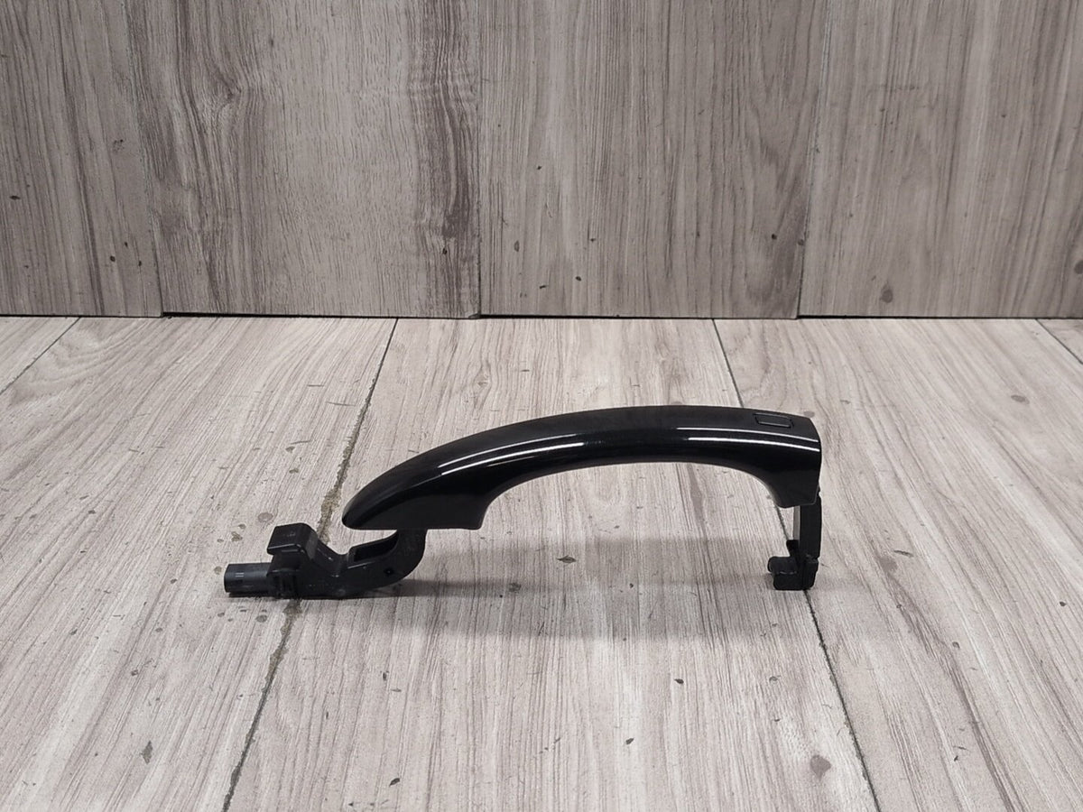2015-2018 Audi Q3 8U Front or Rear Left Driver Exterior Door Handle w/ Comfort Access 8T0837205A OEM