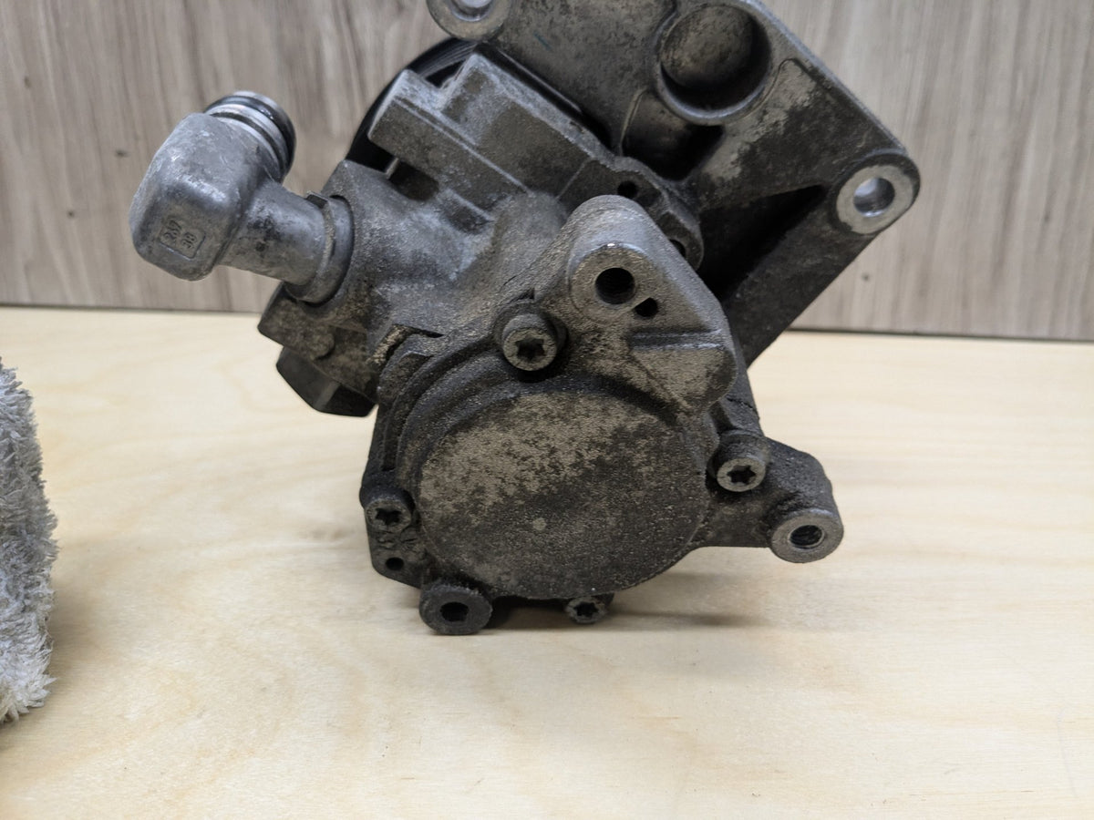 2009-2011 Mercedes-Benz R171 SLK-Class M272 Engine Motor Power Steering Pump A0054661601