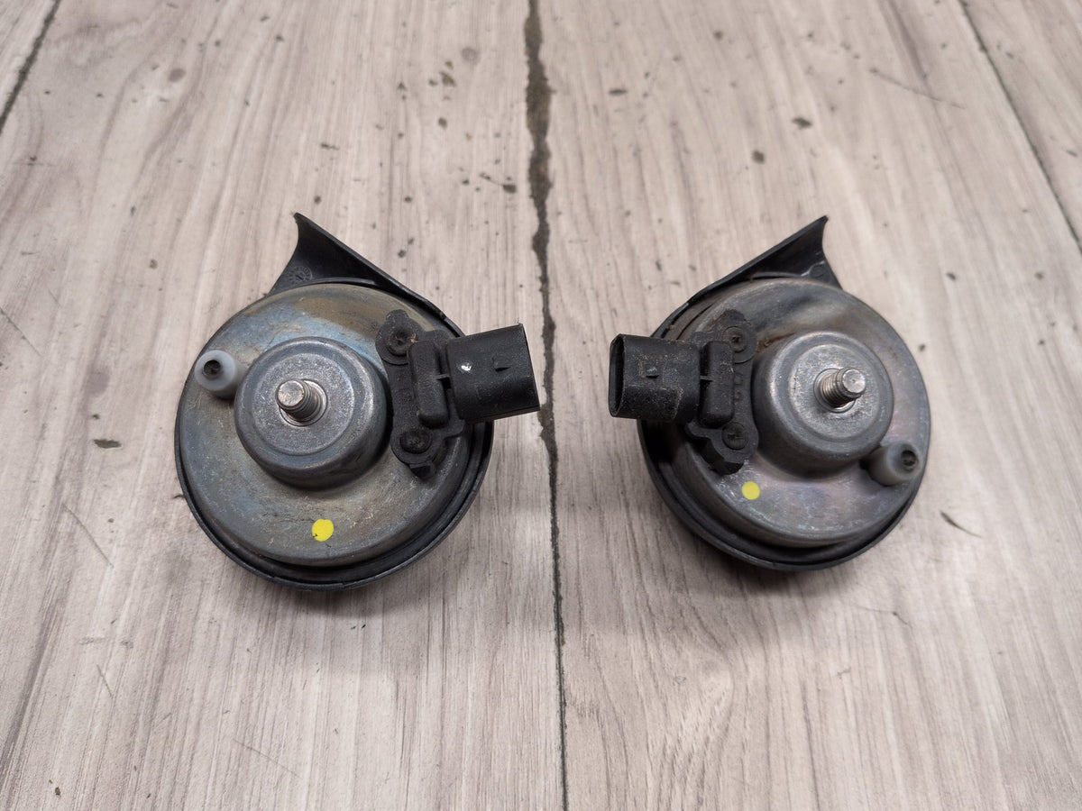 2011-2016 BMW M5 F10 Alarm Horns SET 7279781 OEM