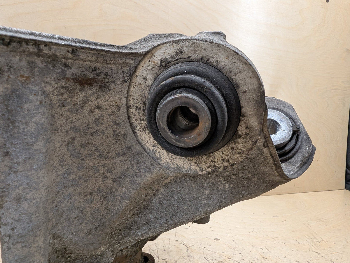 OEM BMW G05 G06 G07 X5 X6 X7 Rear Left Driver Side Hub Spindle Knuckle Bearing