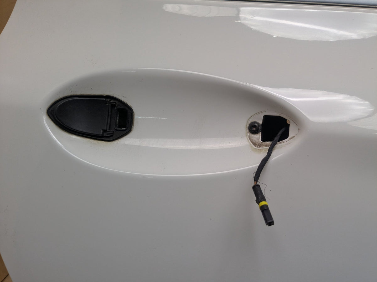 *18-24 OEM BMW X3 G01 Rear Right Passenger Door Shell Panel White 300