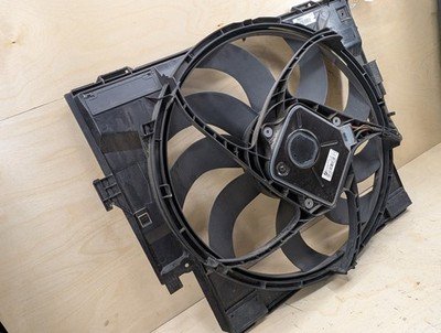 2012-2018 BMW 328i F30 Radiator Fan Shroud Housing w/ Motor 8621193