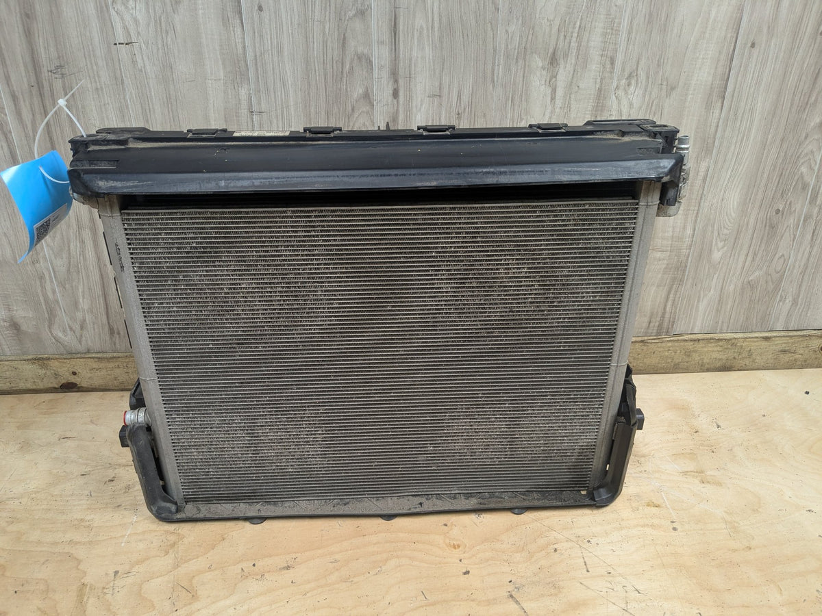 16-19 BMW 750i G12 Radiator Cooling Condenser Fan Shroud Assembly SET 850W