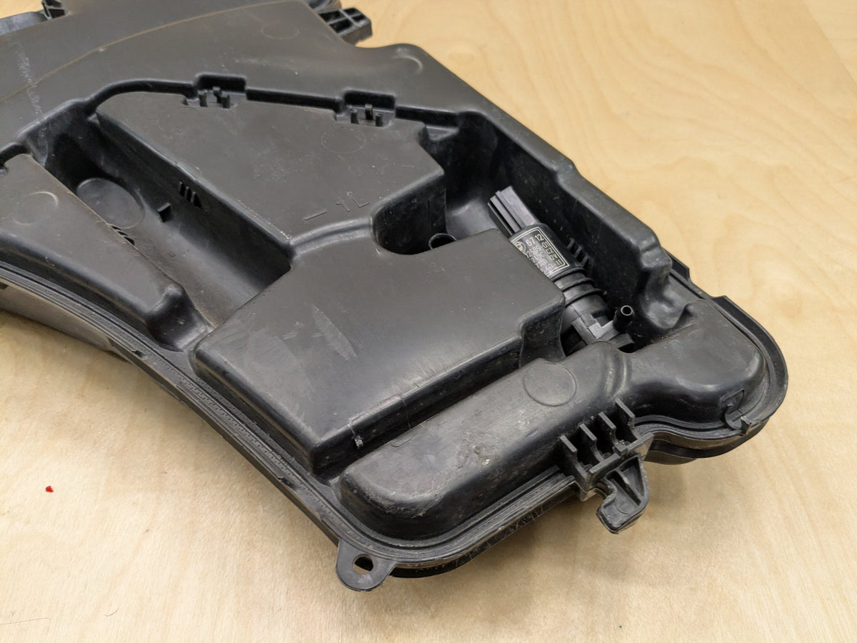 OEM BMW G12 G30 540 M550 750 M760 Windshield Wiper Washer Reservoir Tank Pump