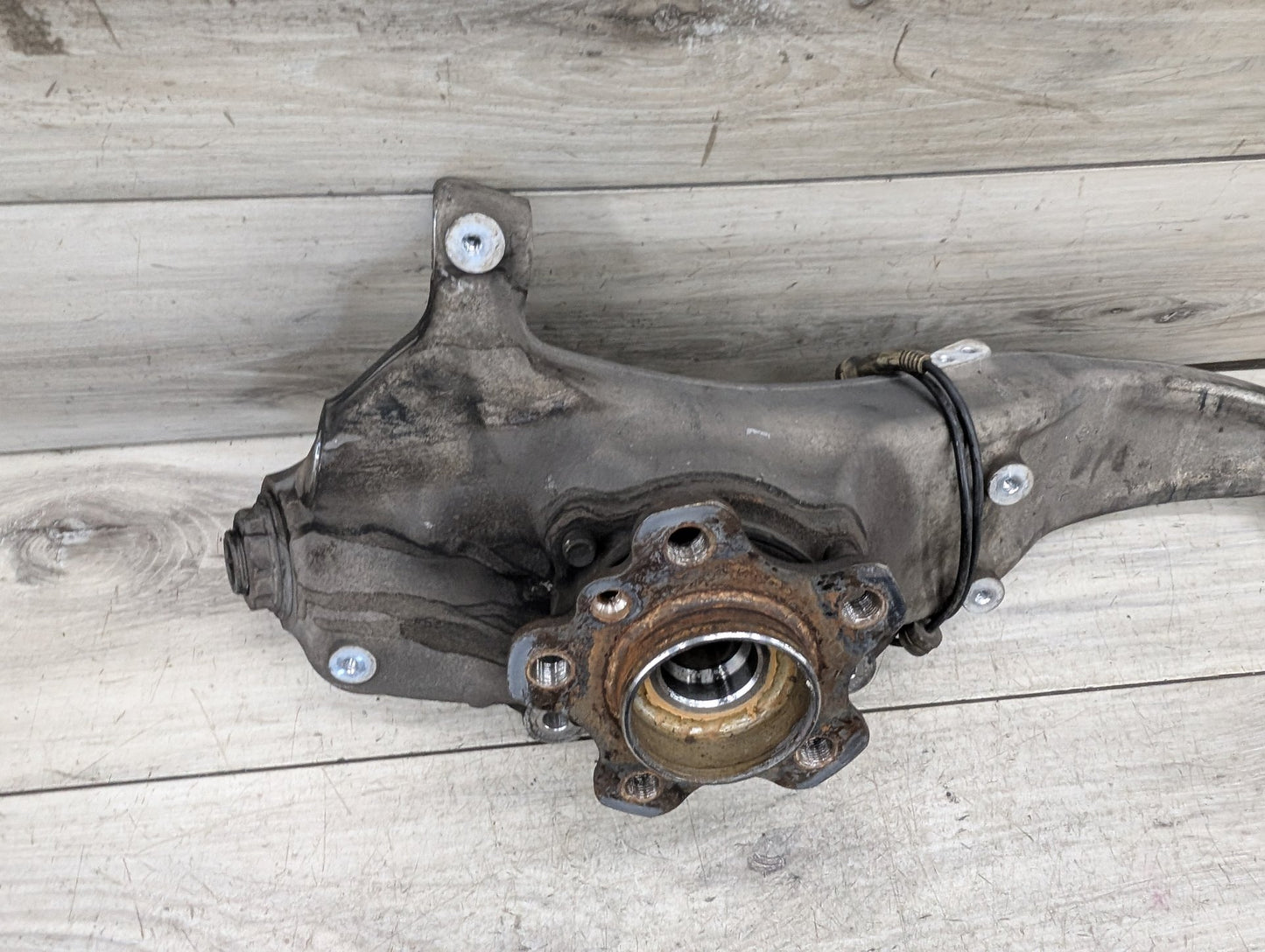 2017-2023 BMW 530i G30 Front Left Driver Spindle Knuckle w/ Bearing 6884385