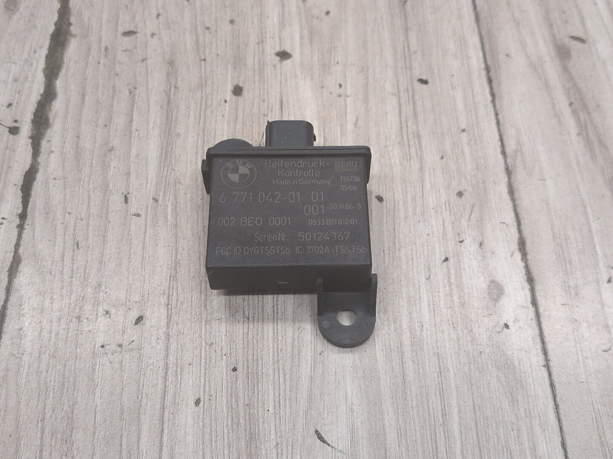 OEM BMW E85 E88 E90 E92 Z4 Transmitter Tire Pressure Monitor Sensor TPMS RDC