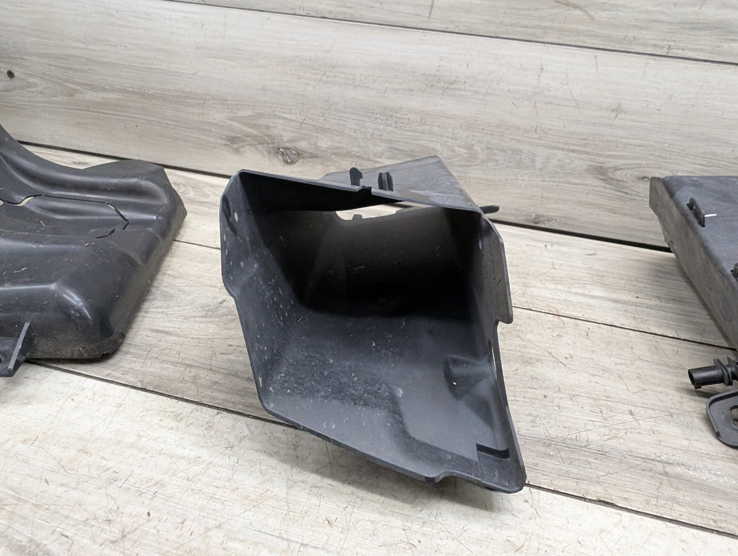 2011 - 2016 BMW 528i F10 Left Right Brake Air Ducts SET 7331786 N20B20O0