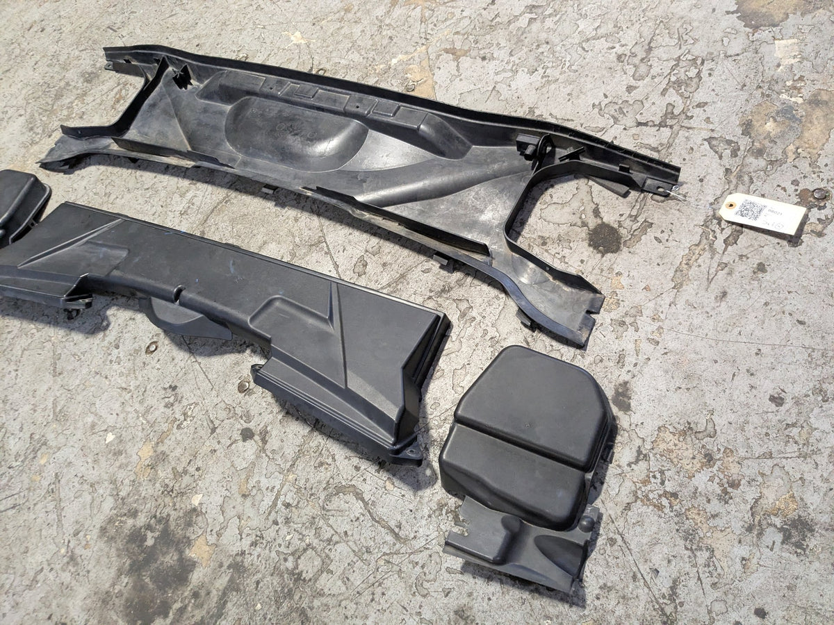 2008-2013 BMW 135i E88 Left Right Side Cowl Covers SET 6925018 OEM