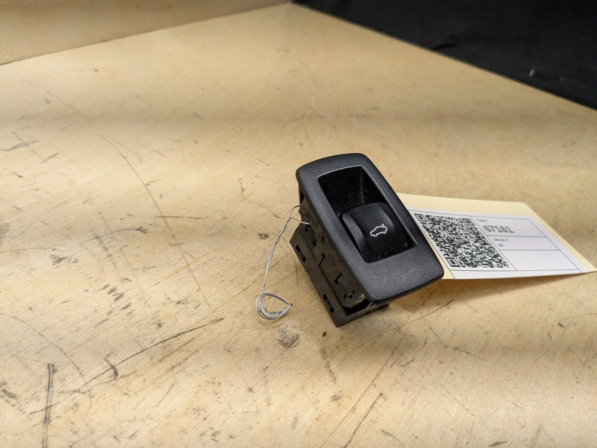 2018-2023 BMW M550i G30 Liftgate Trunk Lid Release Handle Switch 9327029 OEM