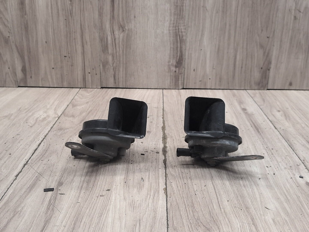 2004-2010 BMW M6 E64 Alarm Horns SET 7839346 OEM