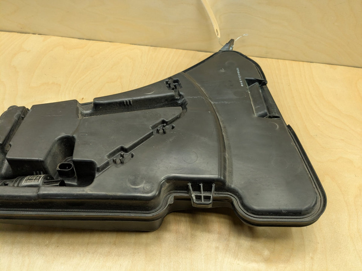 OEM BMW G12 G30 540 M550 750 M760 Windshield Wiper Washer Reservoir Tank Pump