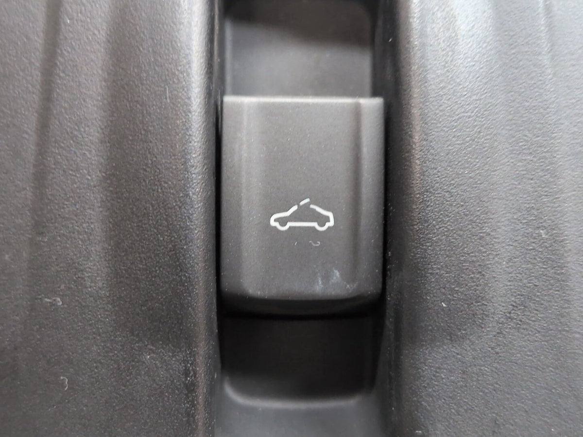 2015-2018 Audi Q3 8U Headliner Overhead Dome Light Switch Module 8X0947135AK OEM