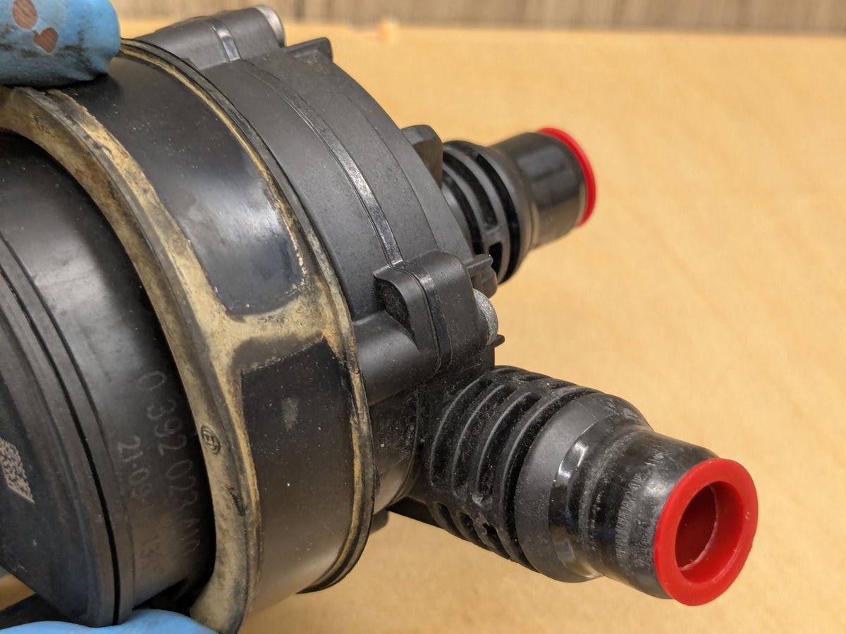 *OEM BMW G01 G05 G20 G22 G30 G42 G80 G82 G83 M3 M4 Engine Auxiliary Water Pump