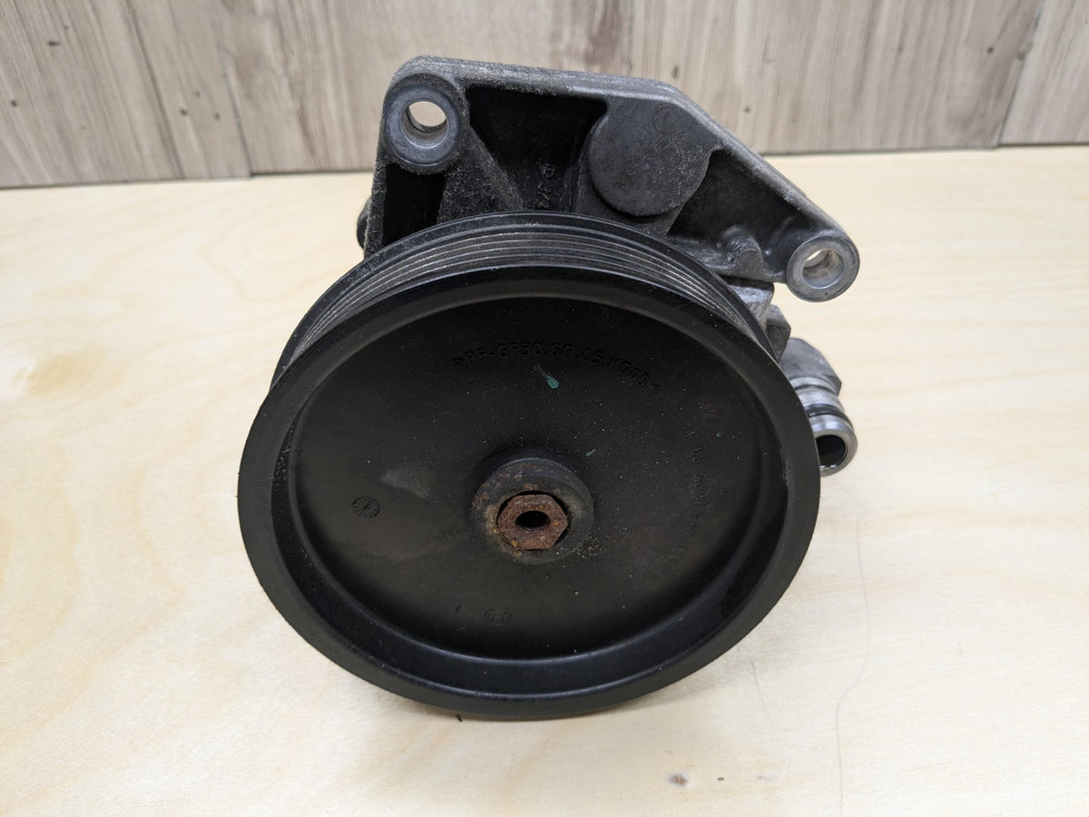 2009-2011 Mercedes-Benz R171 SLK-Class M272 Engine Motor Power Steering Pump A0054661601