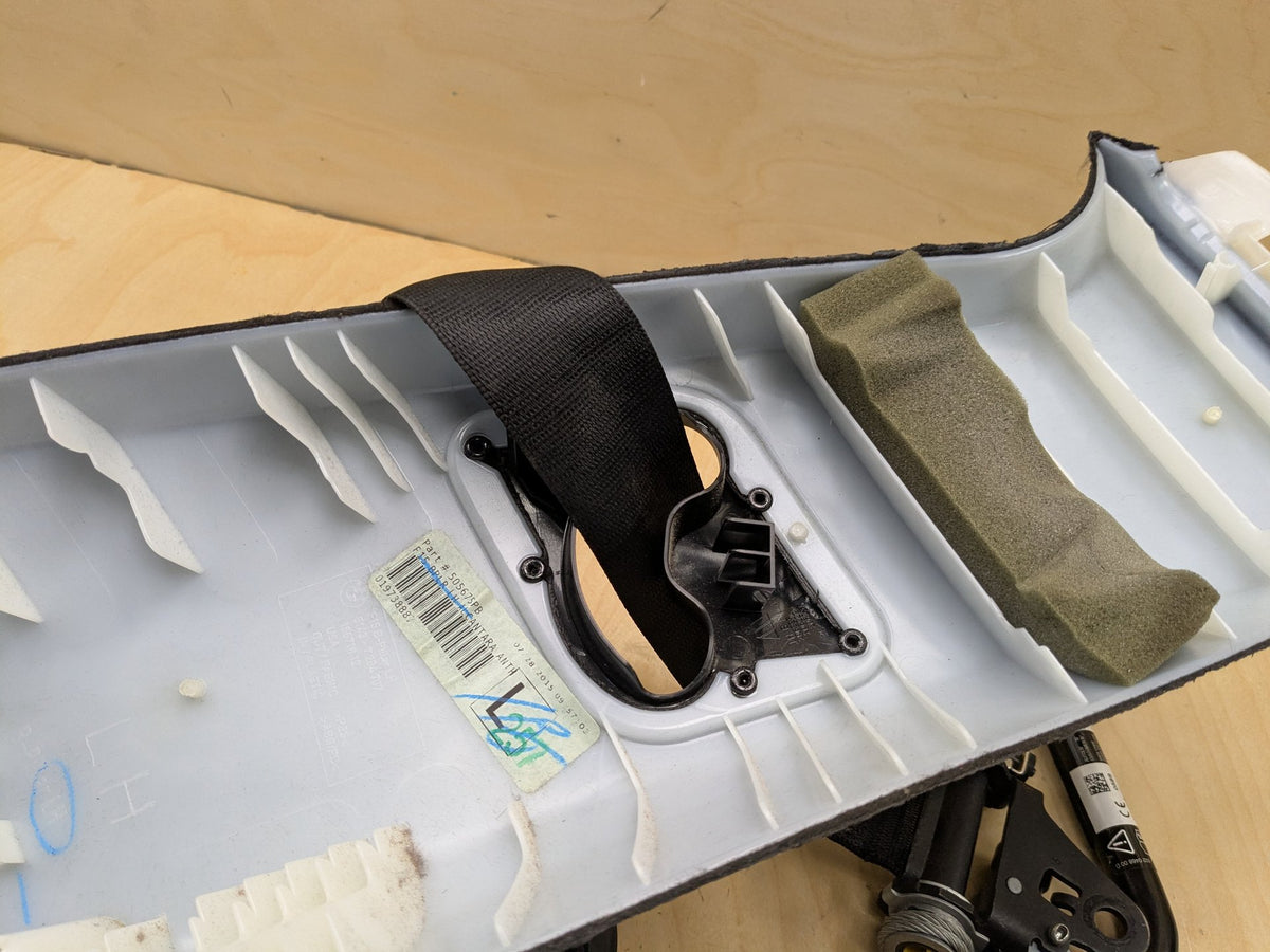 OEM BMW F15 F16 F85 X5 X6 Front Left Driver Seat Belt Seatbelt Retractor Black