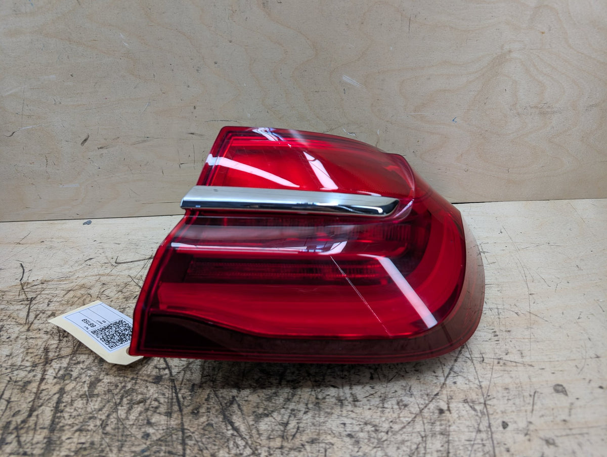 16-19 OEM BMW G11 G12 740 750 M760 B7 Rear Right Passenger Outer LED Tail Light