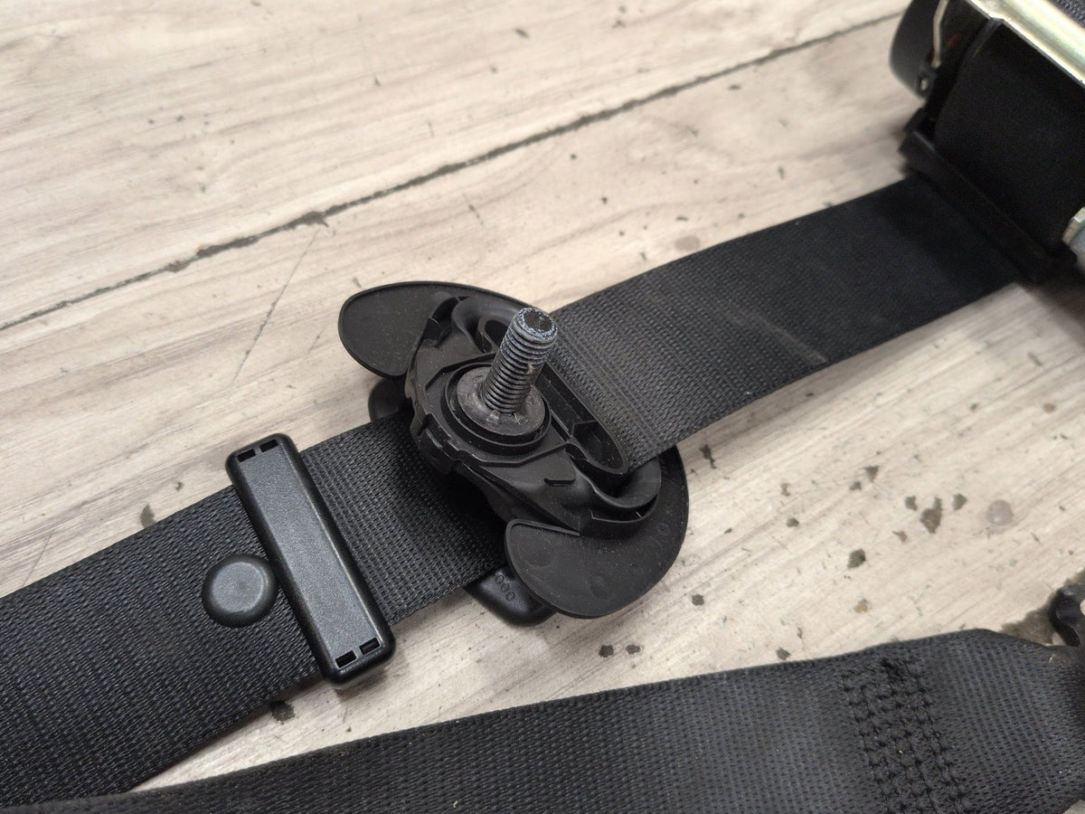 2011-2016 BMW M5 F10 Front Right Passenger Seatbelt Retractor 7241748 OEM