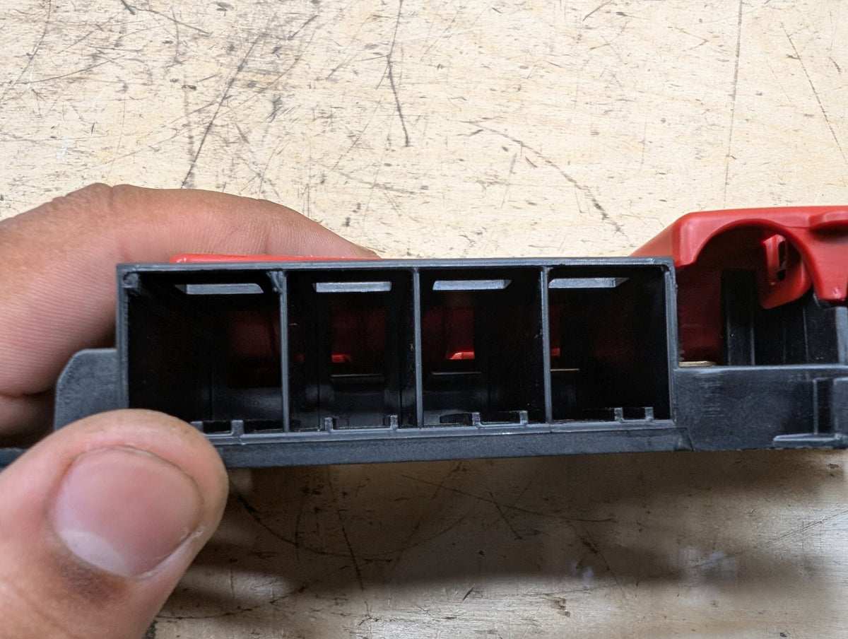 19-26 BMW X5 G05 Rear Battery B+ Terminal Junction Fuse Box 8717954 OEM