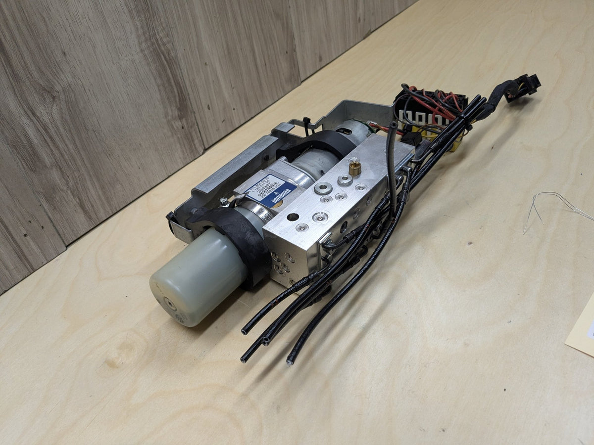 2009-2011 Mercedes-Benz SLK-Class R171 Convertible Pump Motor A1718000030 OEM