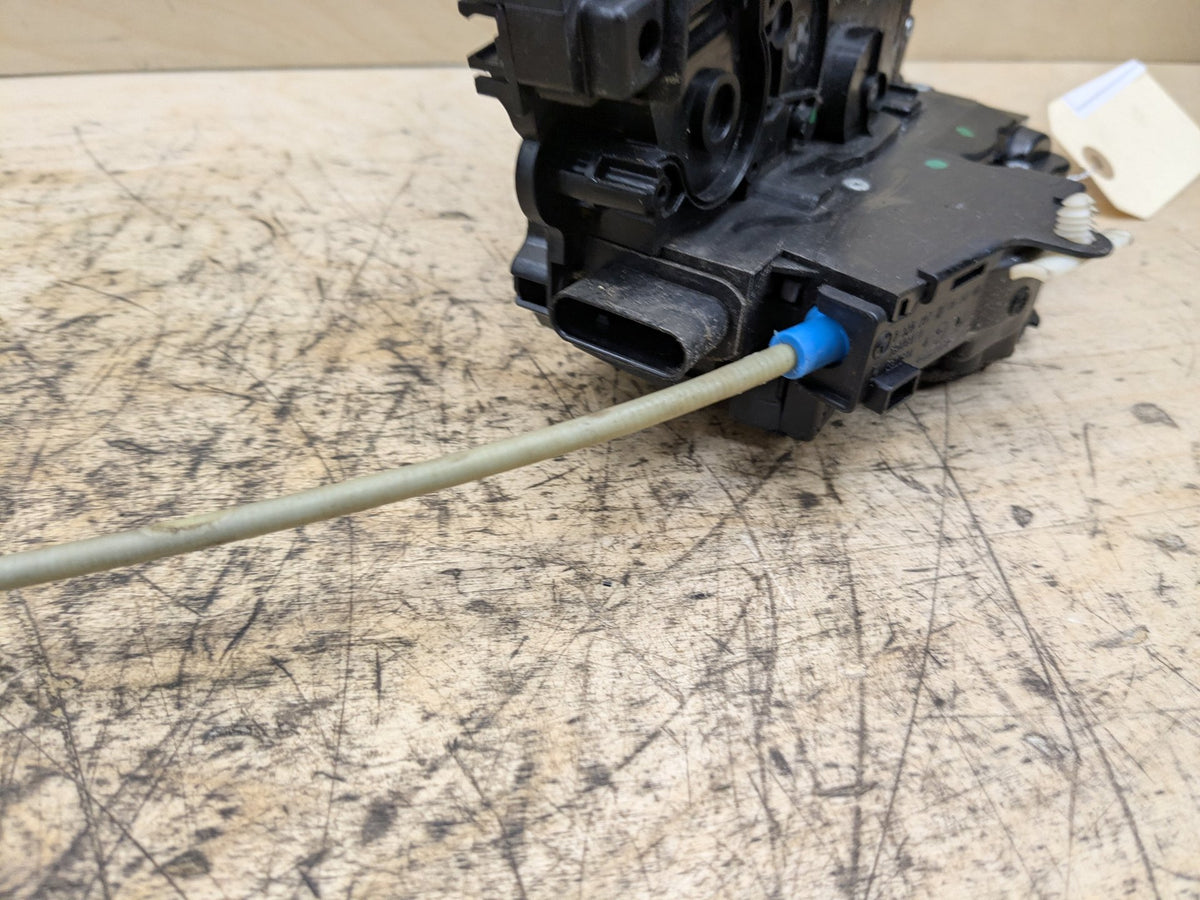 2016-2019 BMW 740Li G12 Front Right Passenger Door Latch Lock Actuator 2581897 OEM