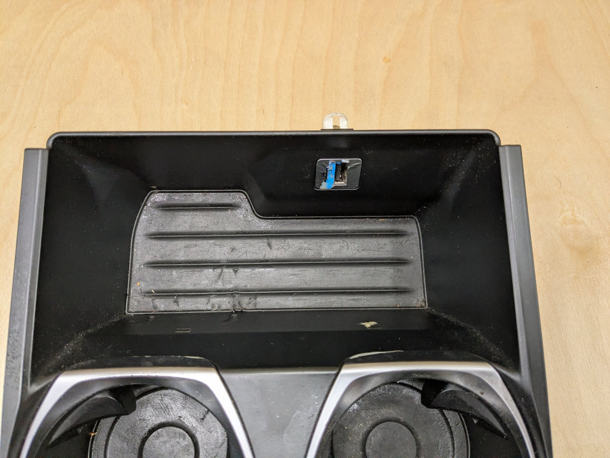 16-19 OEM BMW G11 G12 740 750 M760 Center Console Cup Holder USB Charging Port