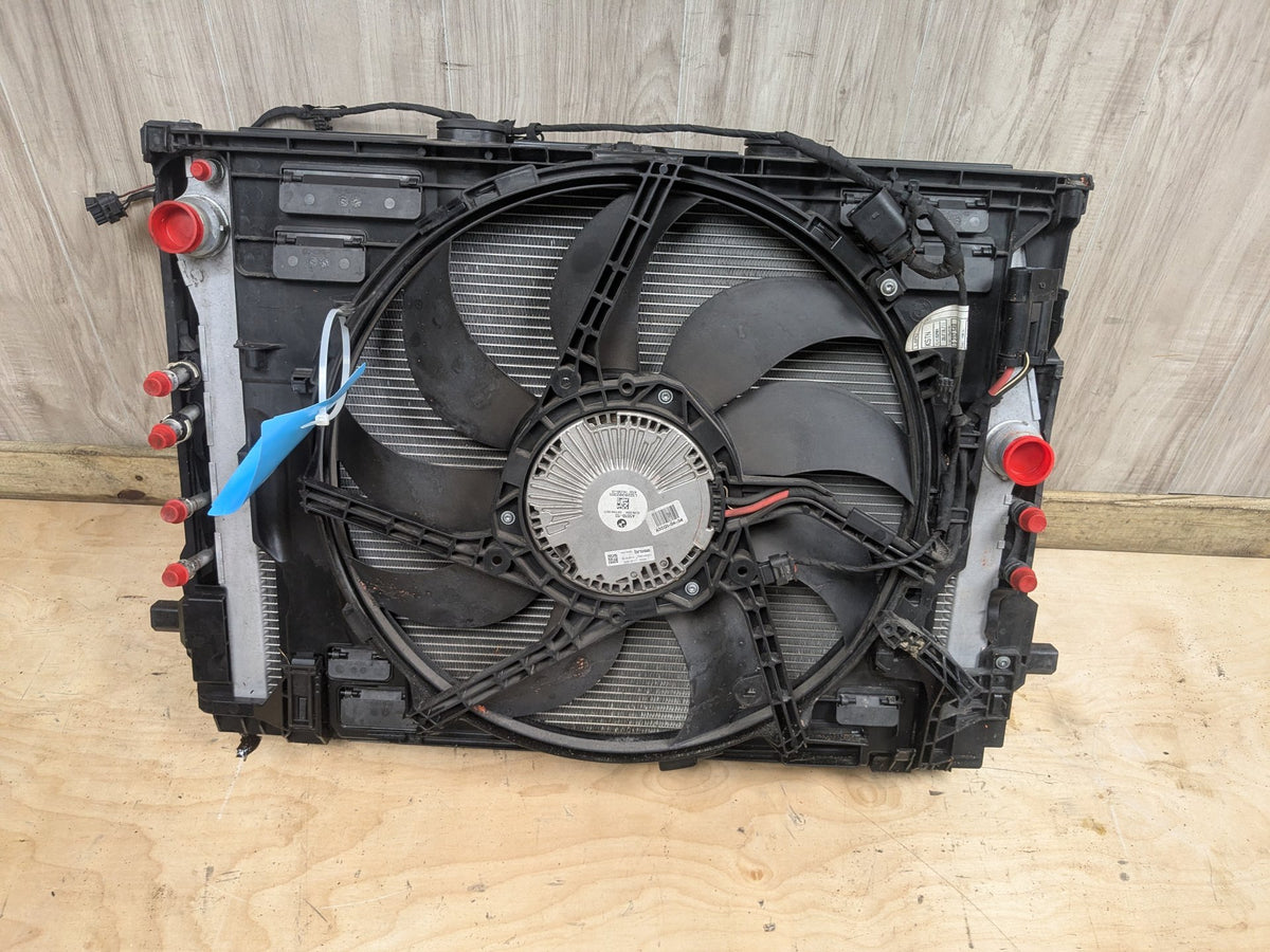 12-19 OEM BMW F10 F12 F13 M6 Main Radiators Cooling ASSEMBLY Fan SET S63T 100w