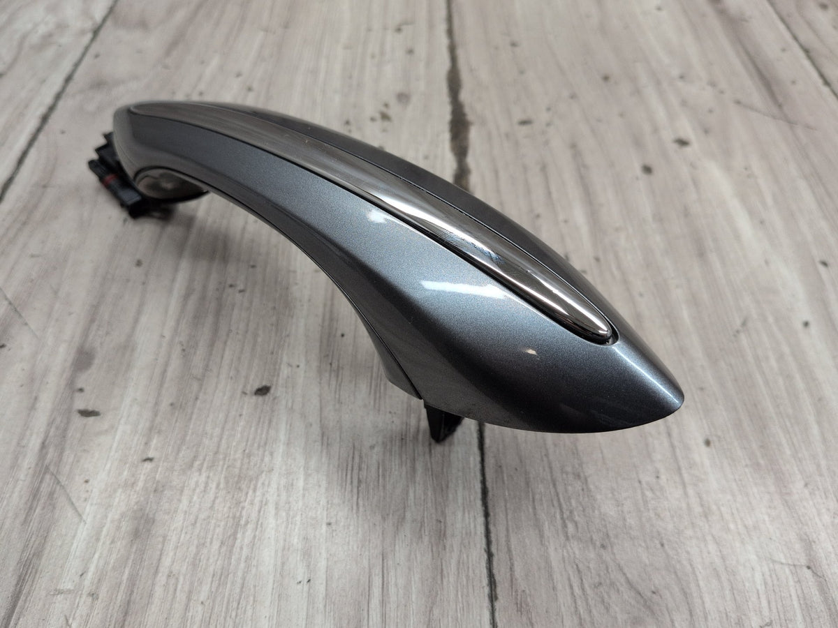 2011-2016 BMW M5 F10 Right Passenger Door Handle w/ Comfort Access 7305283 OEM