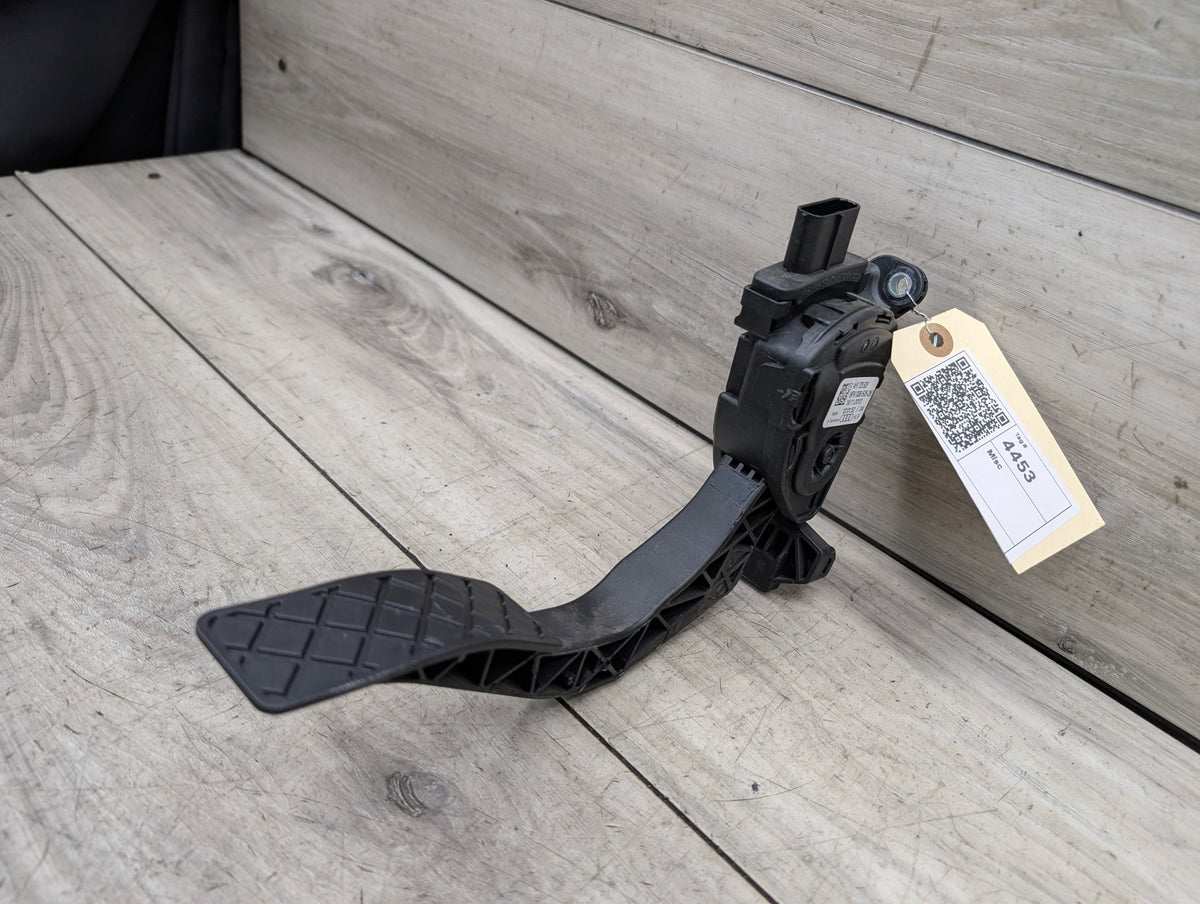 2008-2017 Audi S5 8T Gas Accelarator Pedal 4H1723523 OEM