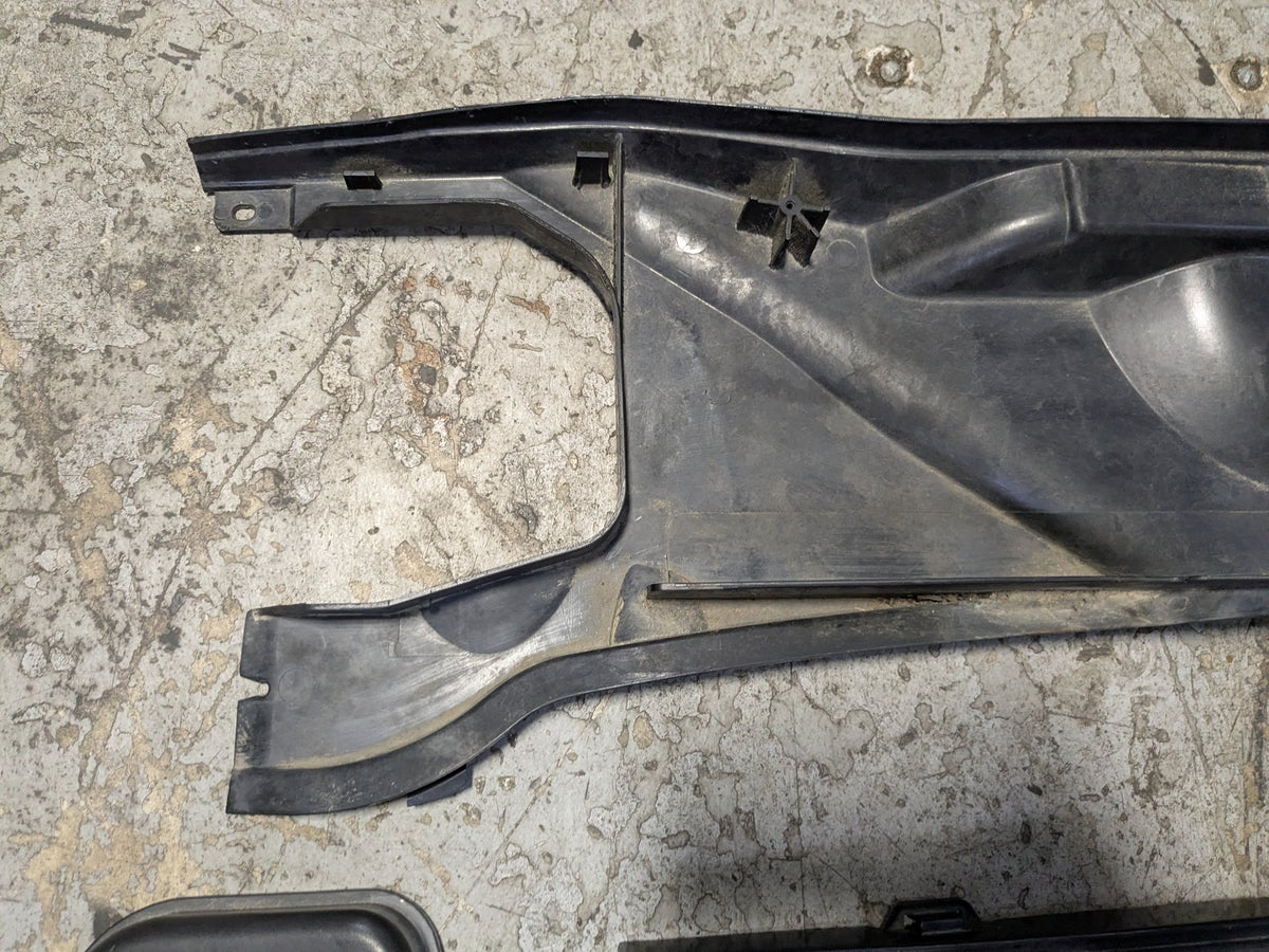 2008-2013 BMW 135i E88 Left Right Side Cowl Covers SET 6925018 OEM