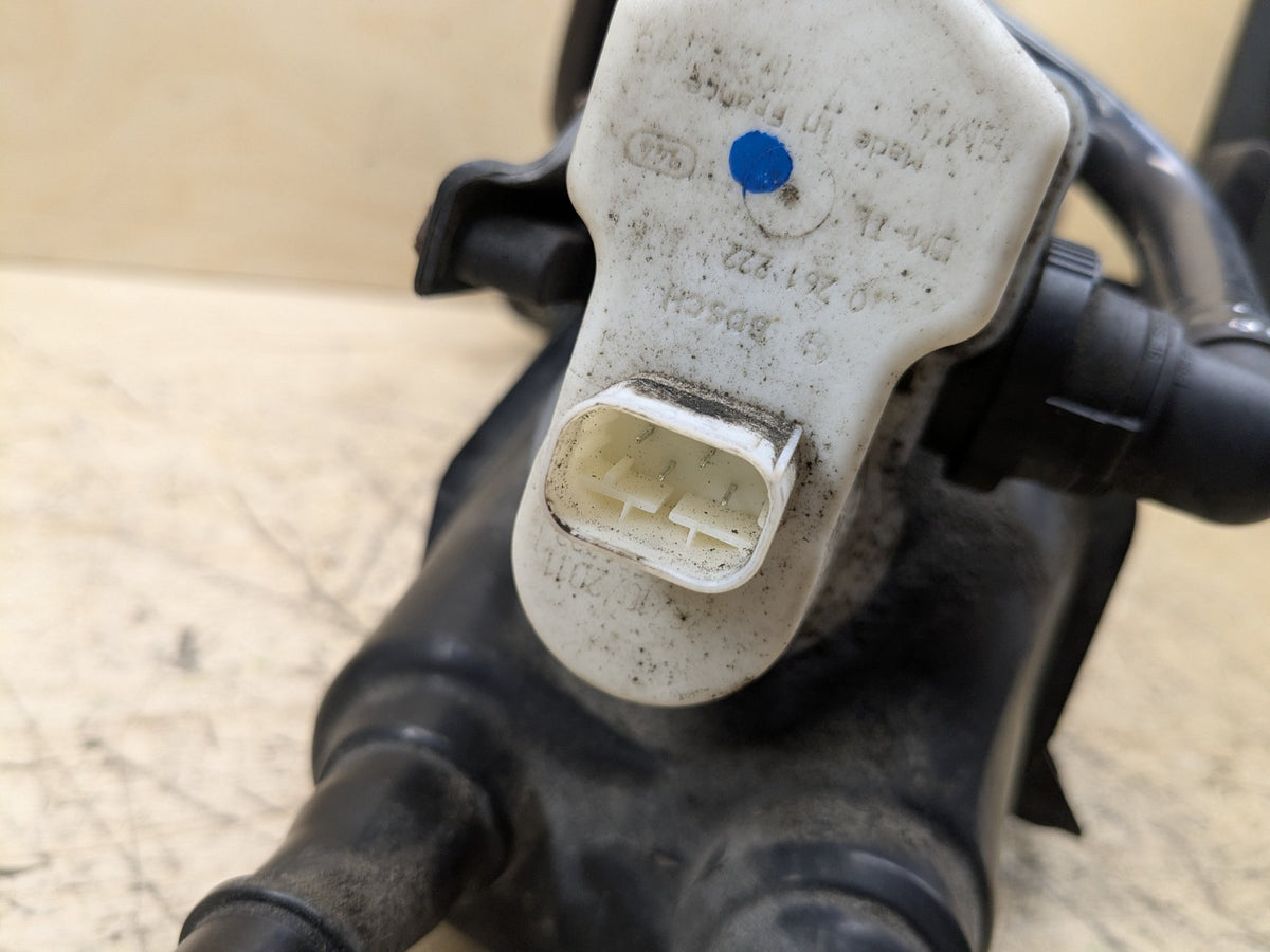 2007-2013 BMW 328i E92 Fuel Vapor Charcoal Canister 7165340 OEM