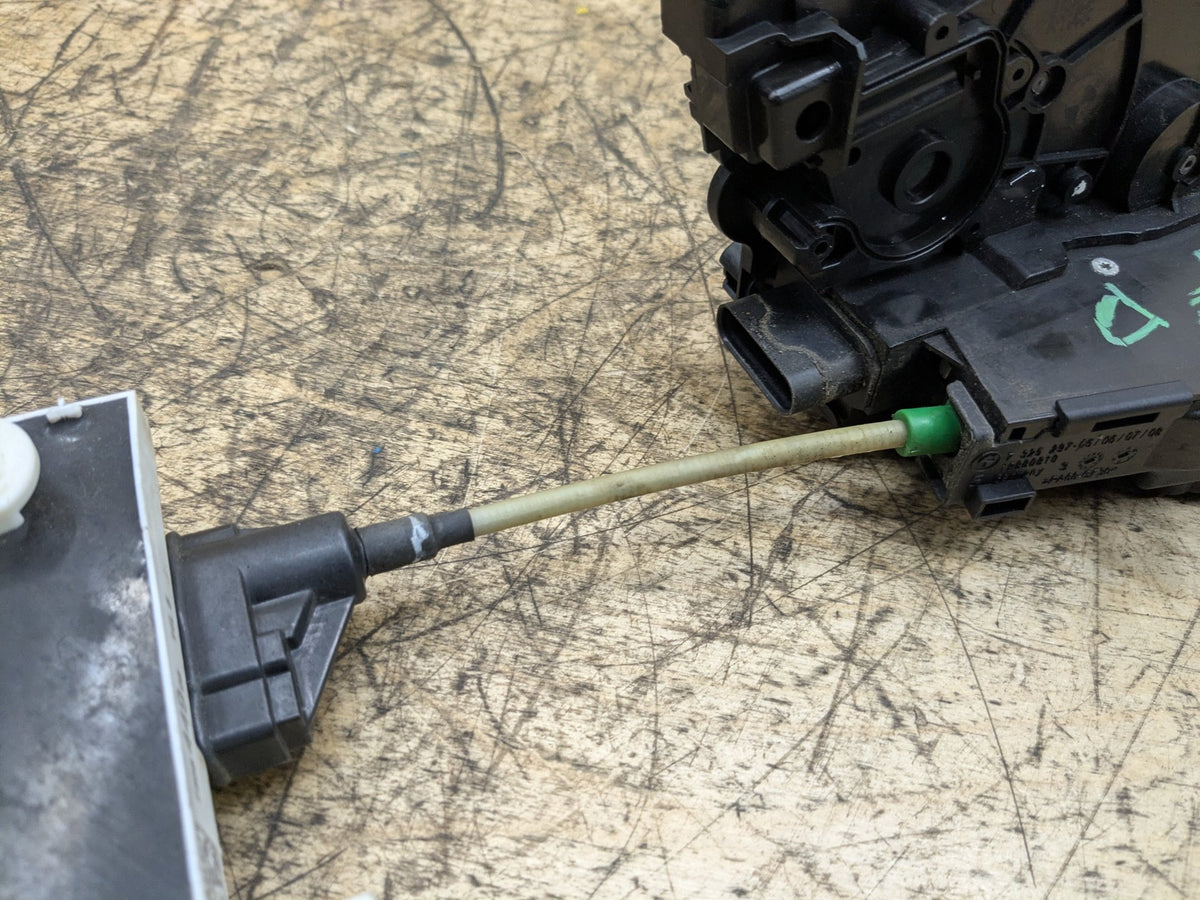 16-22 OEM BMW G11 G12 FRONT LEFT DRIVER Side Door Lock Latch Actuator SOFT CLOSE