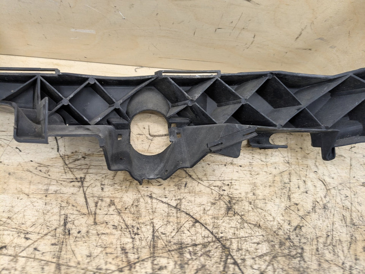 09-11 BMW E90 335 LCI Front Right Passenger Headlight Arm Bracket Mount Plastic