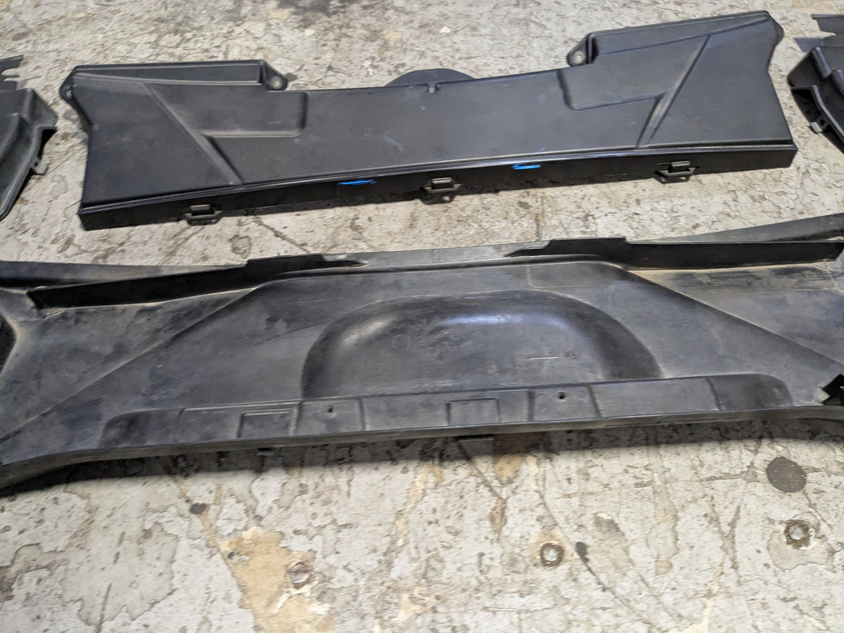 2008-2013 BMW 135i E88 Left Right Side Cowl Covers SET 6925018 OEM