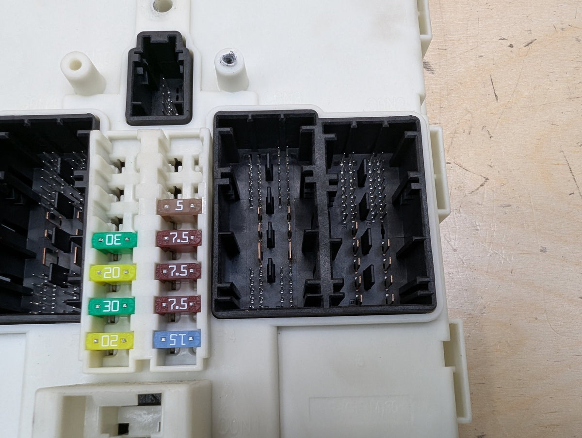 OEM BMW F30 F32 F33 F36 F80 F82 F83 Body Control Junction Box Module FEM + Key