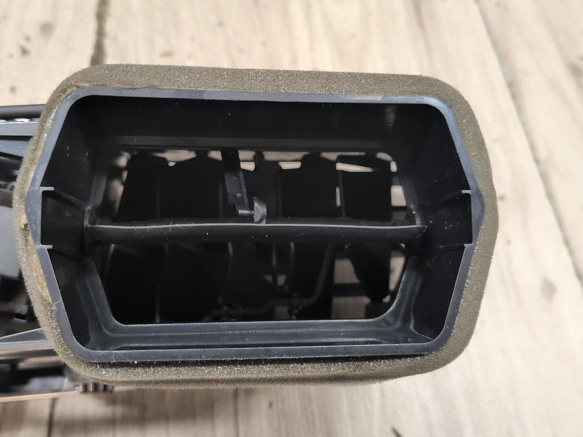 2015-2018 Audi Q3 8U Dashboard Dash Board Middle Center Air Vent 8U1820951C OEM