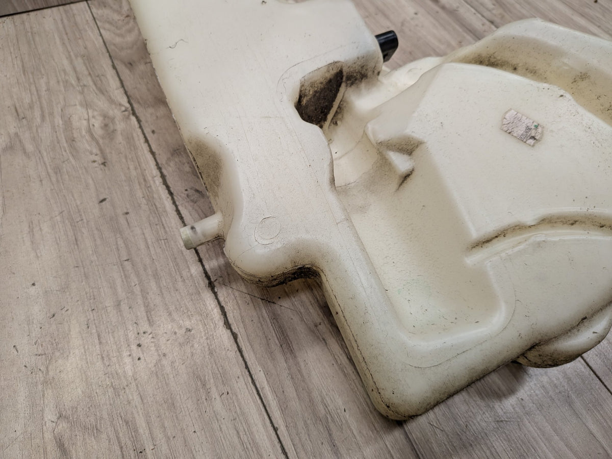 08-17 OEM Audi A4 A5 RS5 S4 S5 Windshield Washer Fluid Reservoir Tank Assembly
