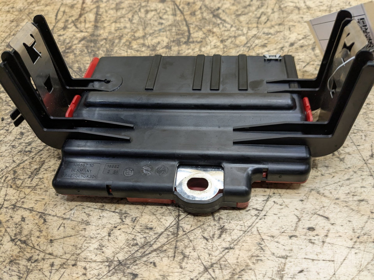 OEM BMW E82 E88 E90 E92 Battery Power Junction Distribution Fuse Box Voltage