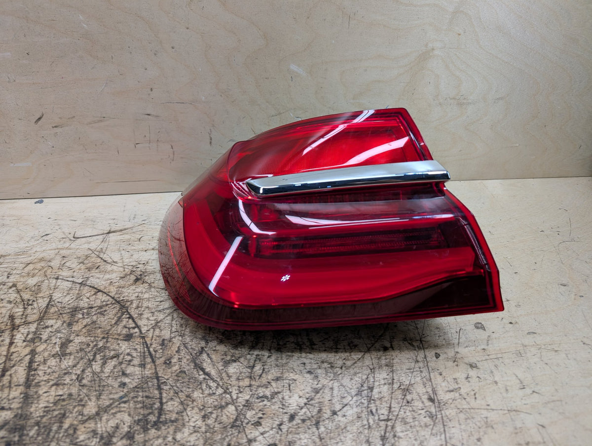 16-19 OEM BMW G11 G12 740 750 M760 B7 Rear Left Driver Outer LED Tail Light